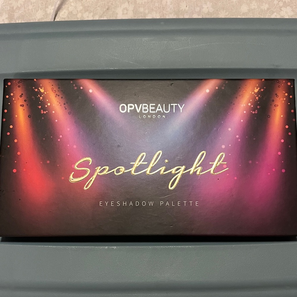 OPVBEAUTY London Spotlight Eyeshadow Palette